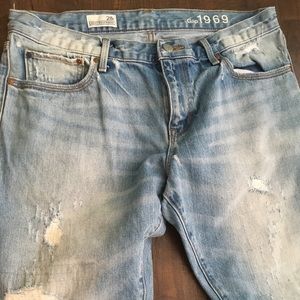 GAP 1969  sexy boyfriend, distressed jeans